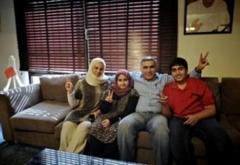 نبيل رجب مع عائلته في البحرين قبل اعتقاله في عام 2012