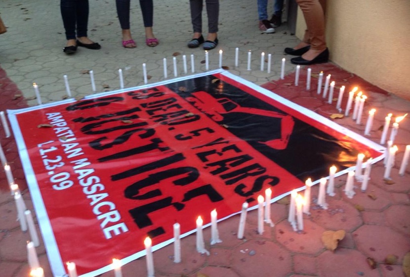 شموع تضامنية لإحياء الذكرى السنوية الخامسة لمذبحة امباتوان في مدينة داجوبان، الفلبين
