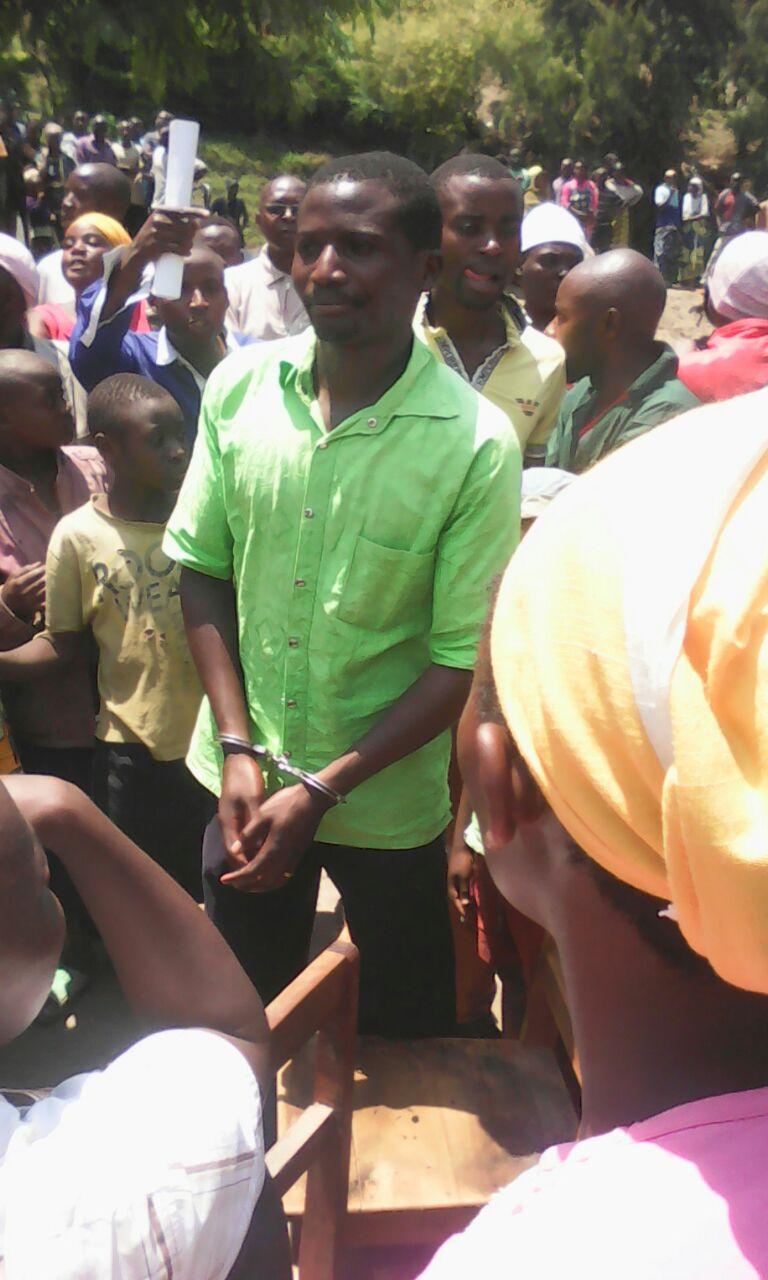 Oscar Hakundimana lors de son arrestation à Nyamyumba, le 7 décembre 2016, après qu'il ait exprimé des objections à une décision du gouvernement forçant 30 familles à quitter leurs terres