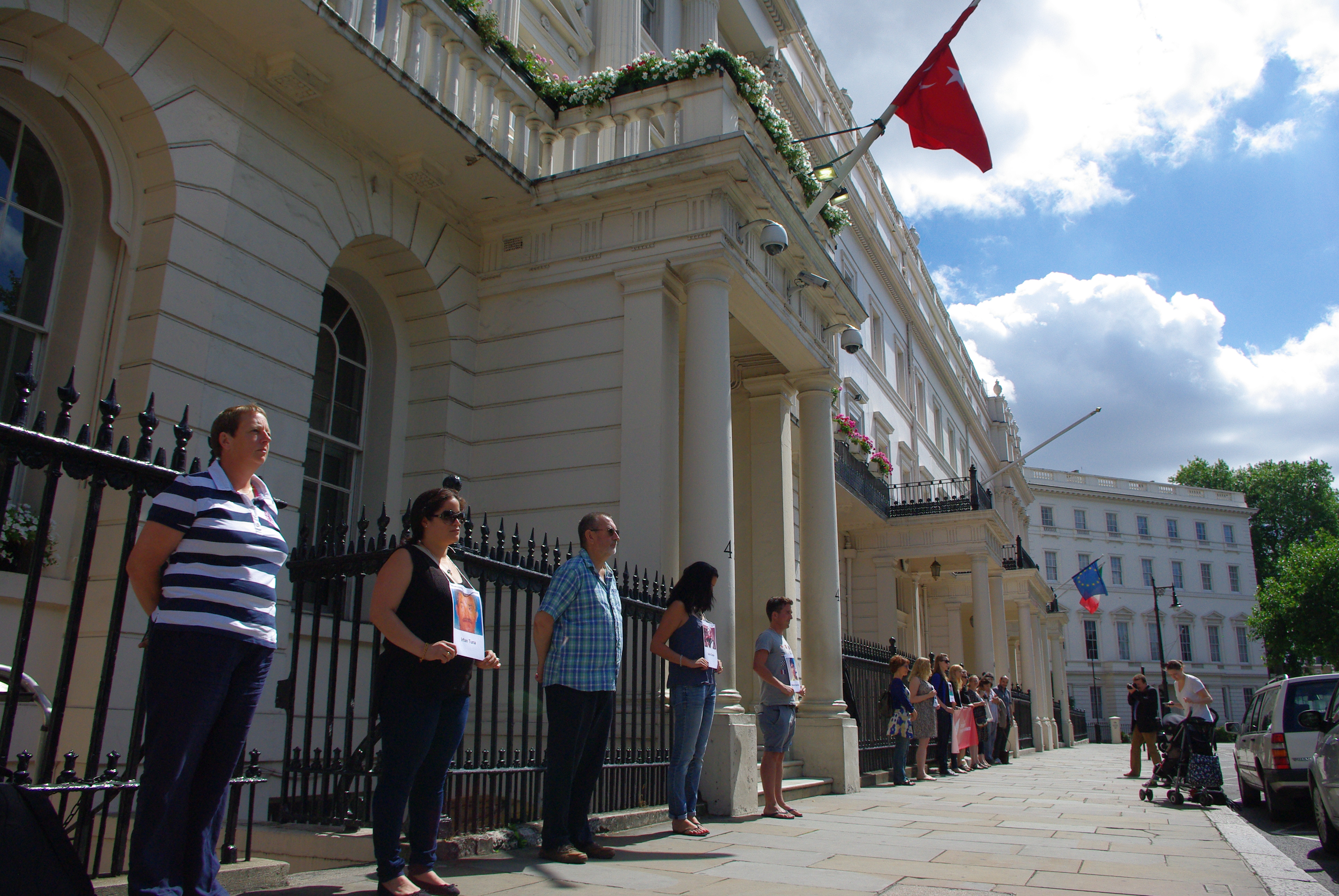 A Standing Still action was held in front of the Turkish Embassy in London, UK organised by ARTICLE 19 with Index on Censorship, Art 4 Democracy, English PEN and Platform London