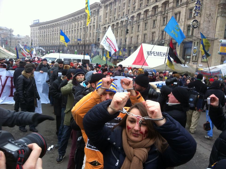 Demonstrators gather in Kyiv on 17 January 2014.