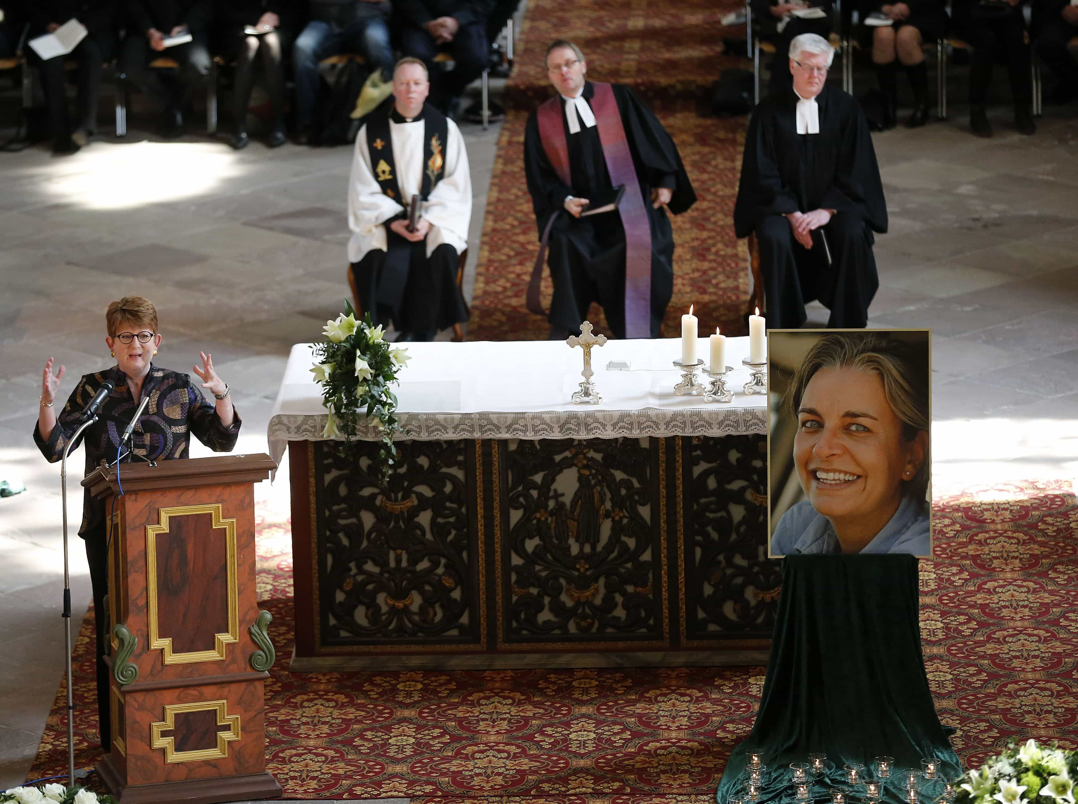 Associated Press Senior Vice President and Executive Editor Kathleen Carrol (L) speaks during the funeral of German photojournalist Anja Niedringhaus in Hoexter, Germany, 12 April 2014, REUTERS/Frank Augstein/Pool