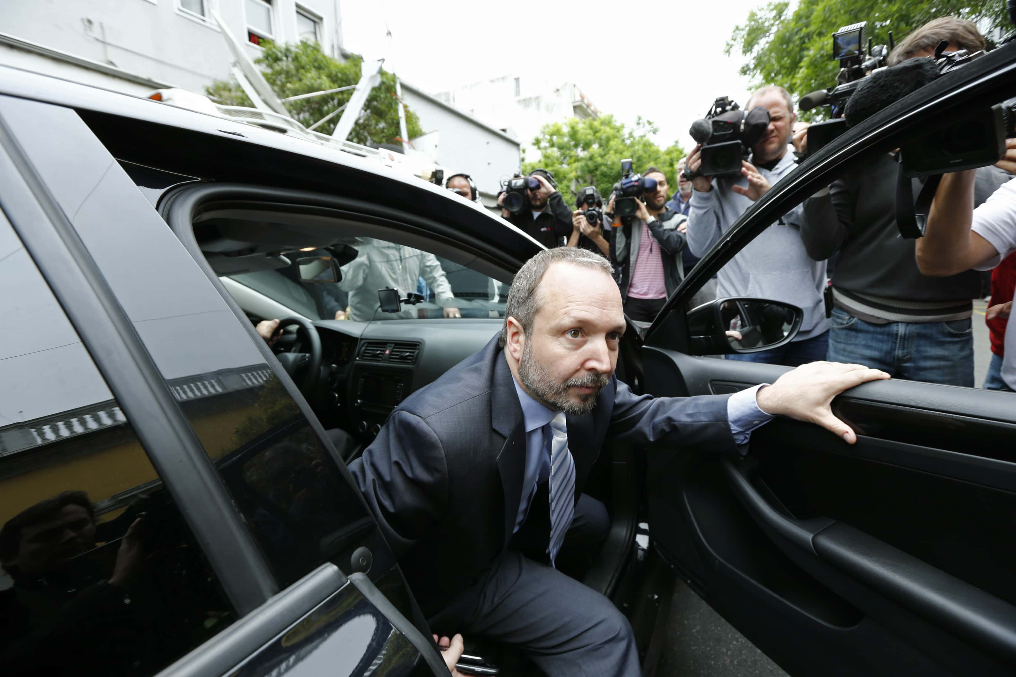 Martín Sabbatella arrives at the Grupo Clarín offices in Buenos Aires October 31, 2013, REUTERS/Marcos Brindicci