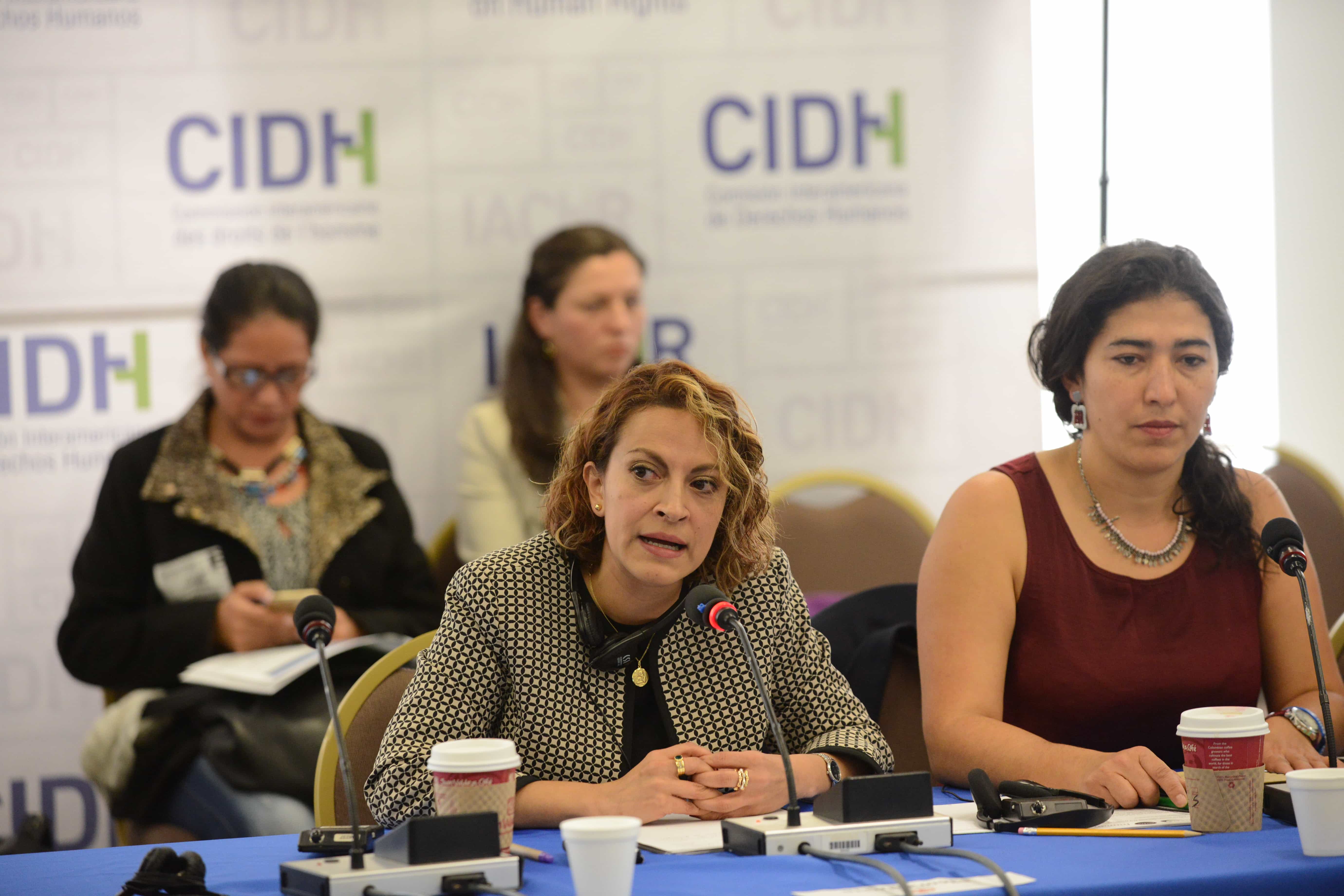 Jineth Bedoya speaks about victims of sexual violence at the IACHR on 22 October 2015, Comisión Interamericana de Derechos Humanos via flickr