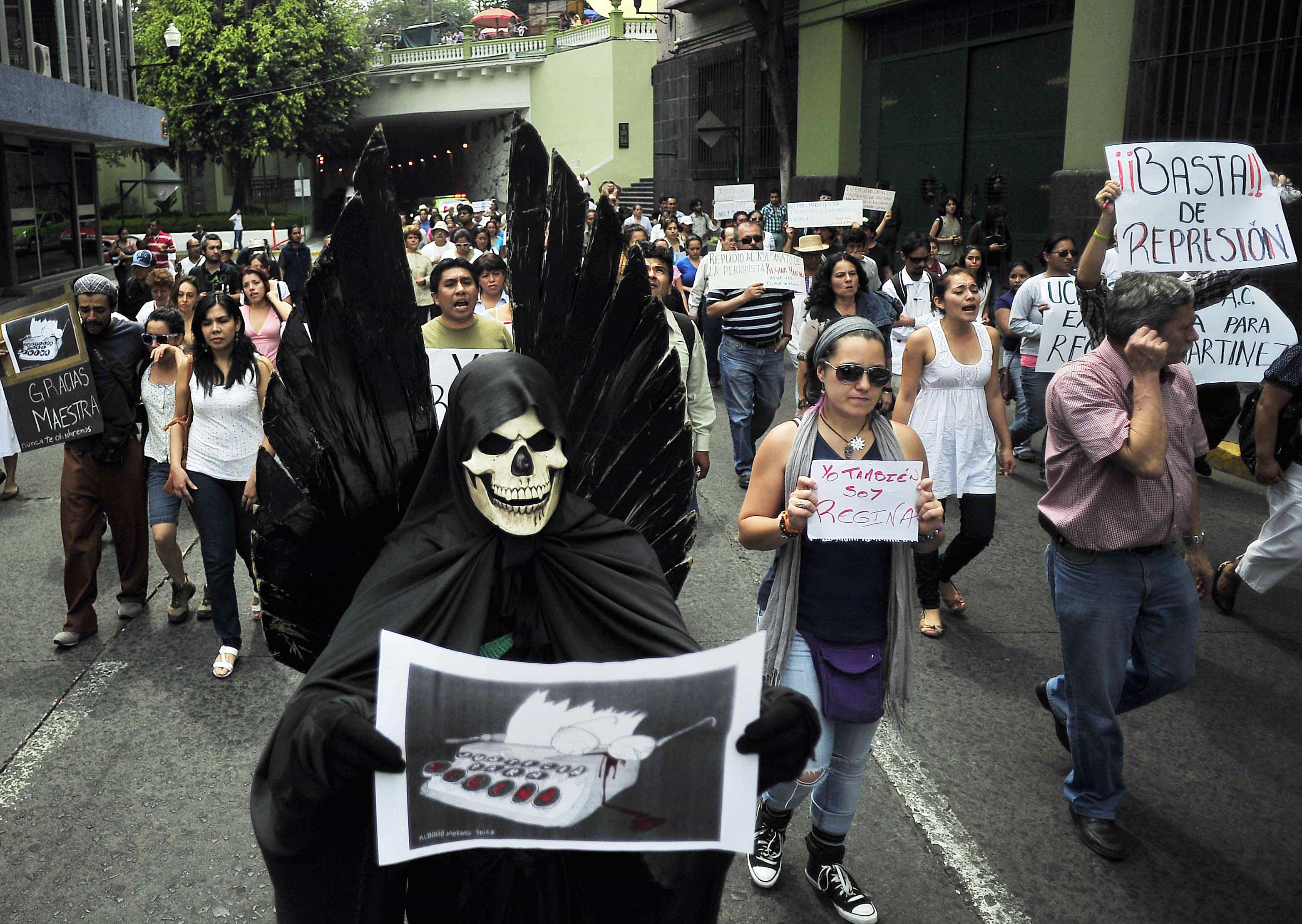 Journalists and students protest the murder of Mexican journalist Regina Martinez in Xalapa, Veracruz State on 29 April 2012., AFP