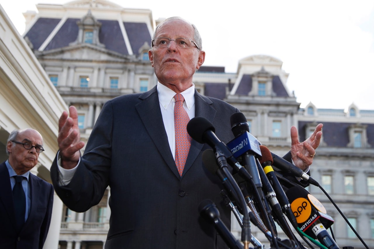 Peruvian President Pedro Pablo Kuczynski speaks to reporters outside the West Wing of the White House in Washington, 24 February 2017, AP Photo/Manuel Balce Ceneta