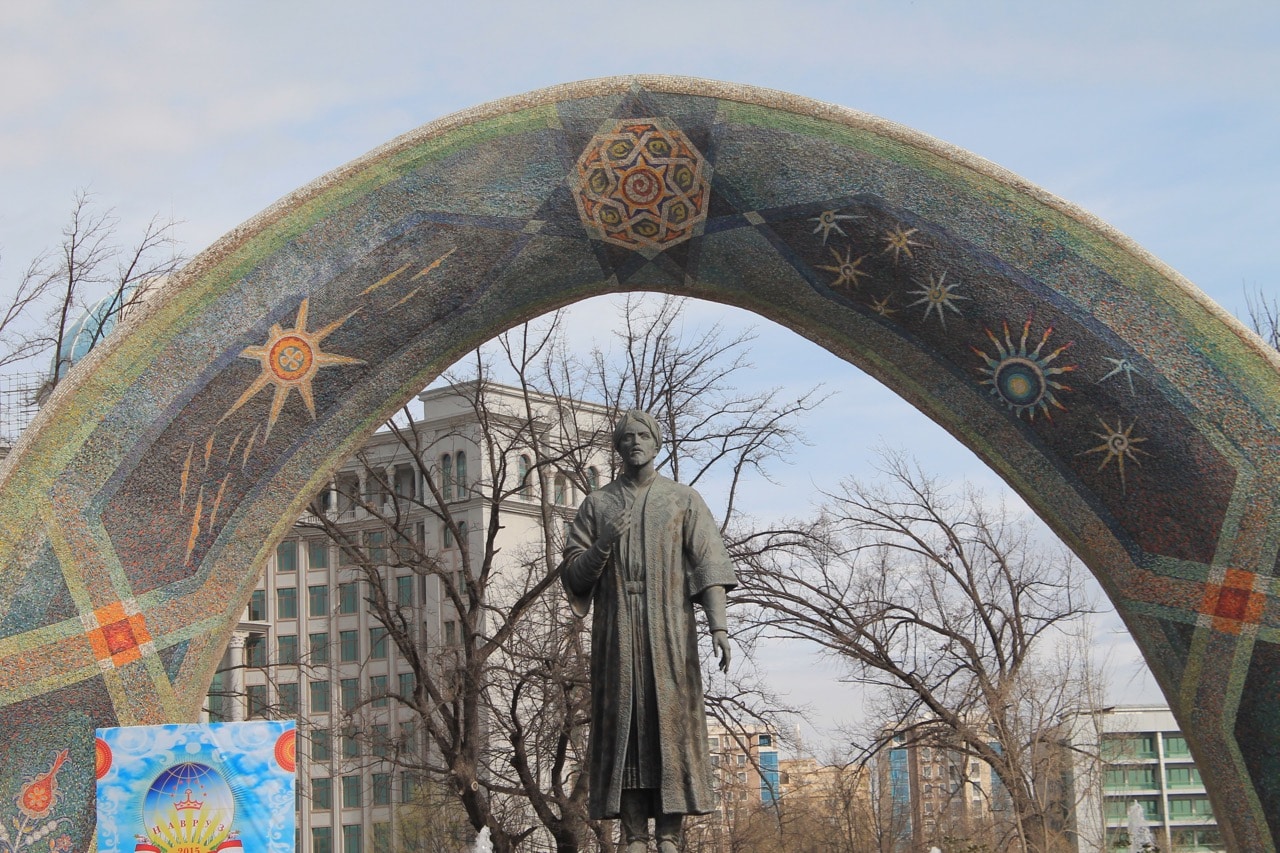 Monument to court poet Abu Rudaki, in Dushanbe, Tajikistan, 22 March 2015, Flickr/Robert Wilson (CC BY-ND 2.0)