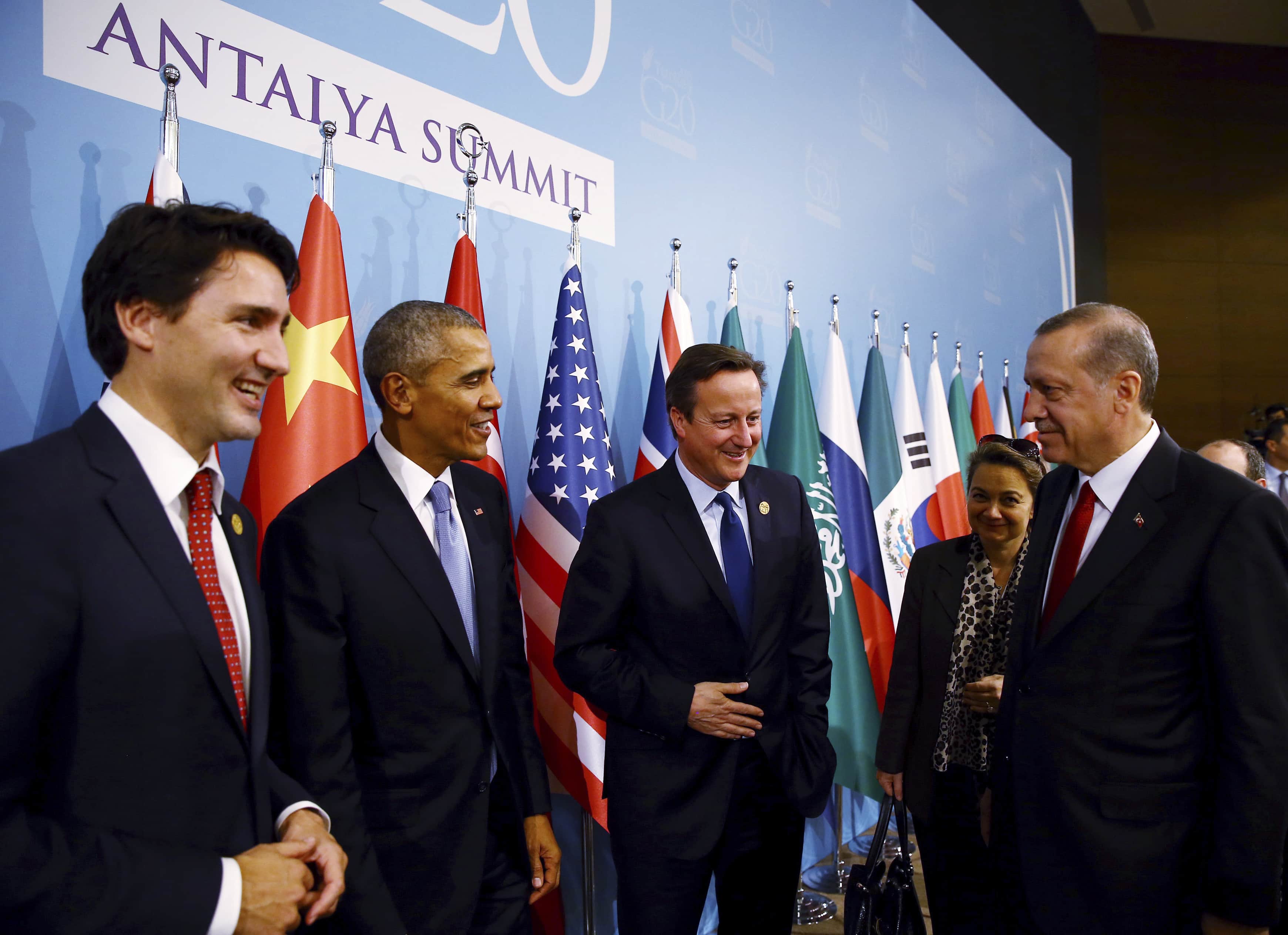 Turkish President Recep Tayyip Erdogan talks with Canada's Prime Minister Justin Trudeau, U.S. President Barack Obama and British Prime Minister David Cameron at the G20 summit in Antalya, November 15, 2015, Andalou Agency / AP