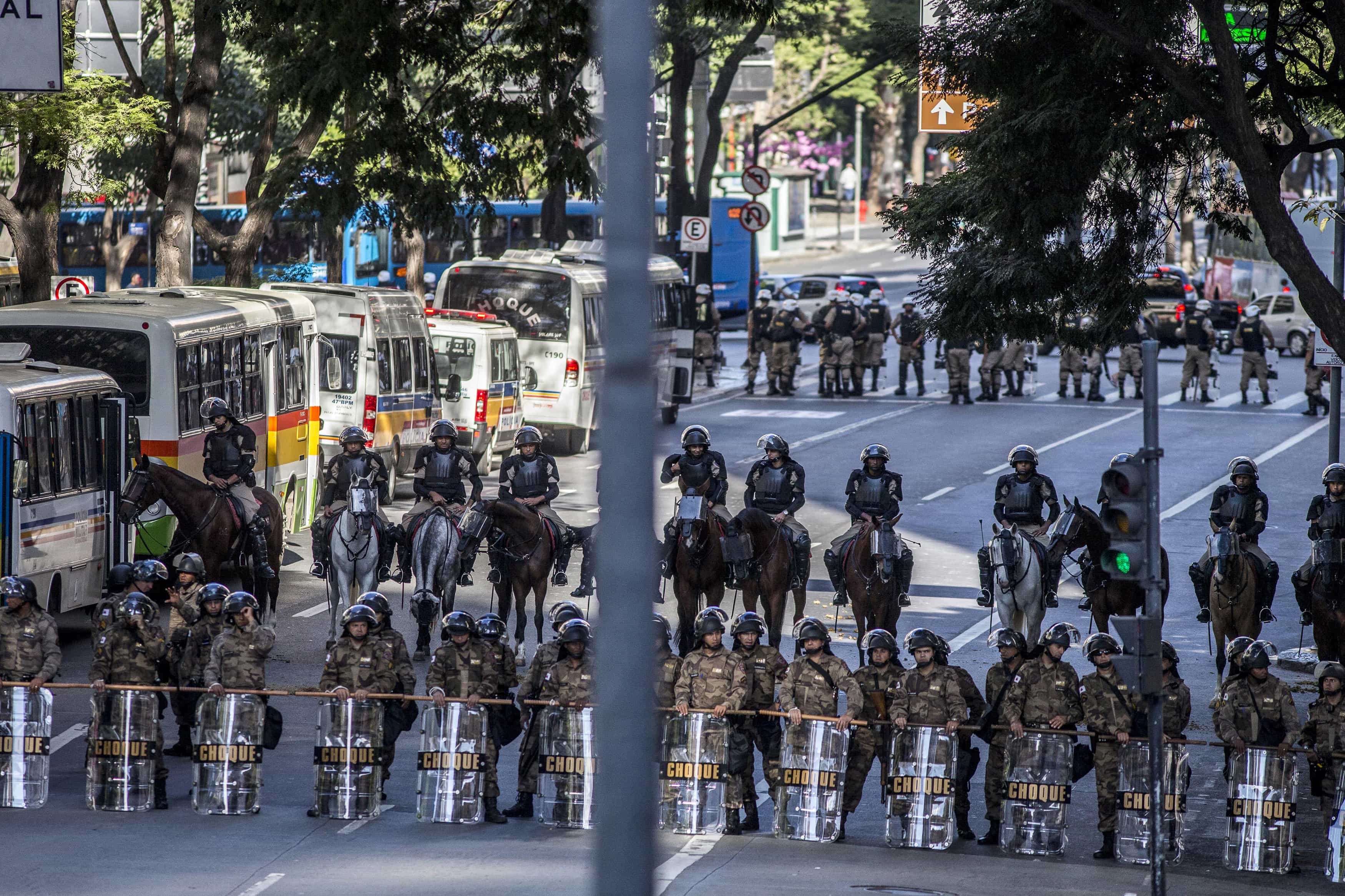 Police block a road to contain a demonstration against the 2014 World Cup in Belo Horizonte, REUTERS/Stringer/Brazil/Nereu Jr