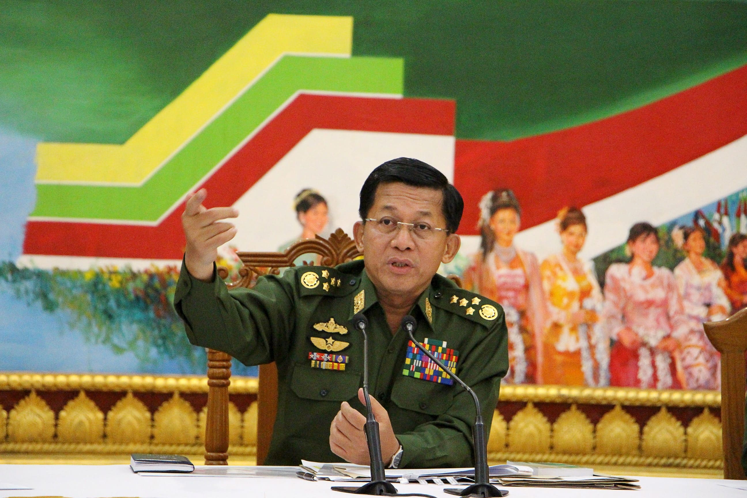 Myanmar's army chief Senior General Min Aung Hlaing addresses reporters during a news conference at the Defence Ministry in Naypyitaw, 21 September 2015, REUTERS/Hla Hla Htay/Pool