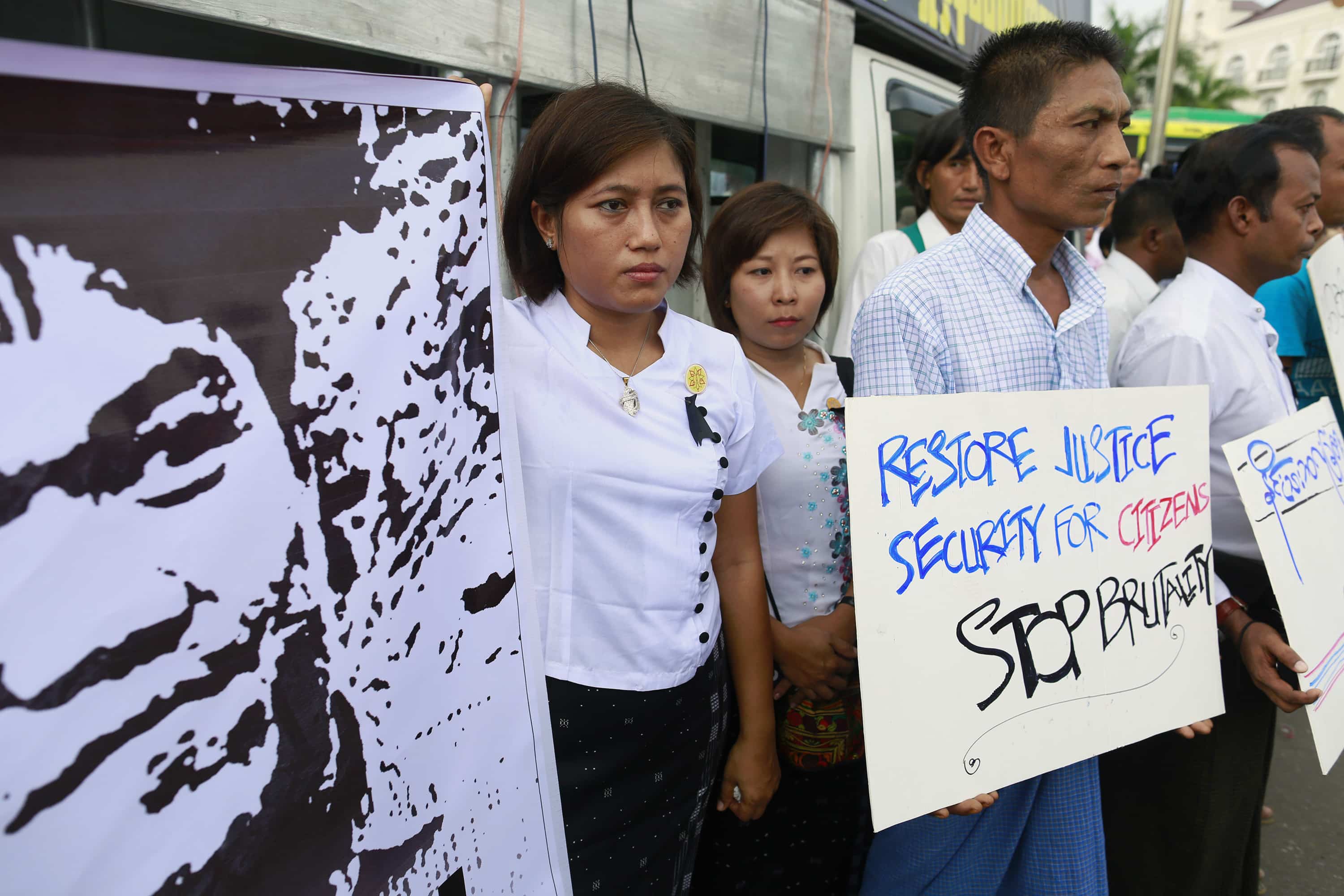 Political activists take part in a demonstration for slain Burmese journalist Ko Par Gyi in Yangon, 26 October 2014, REUTERS/Soe Zeya Tun