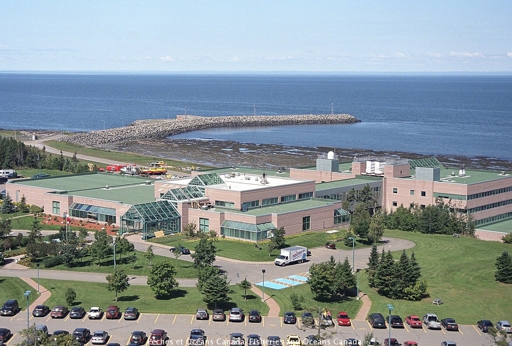 The Maurice Lamontagne Institute, located in the province of Québec, is part of Fisheries and Oceans Canada's network of a dozen research centres, Fisheries and Oceans Canada/P. Dionne