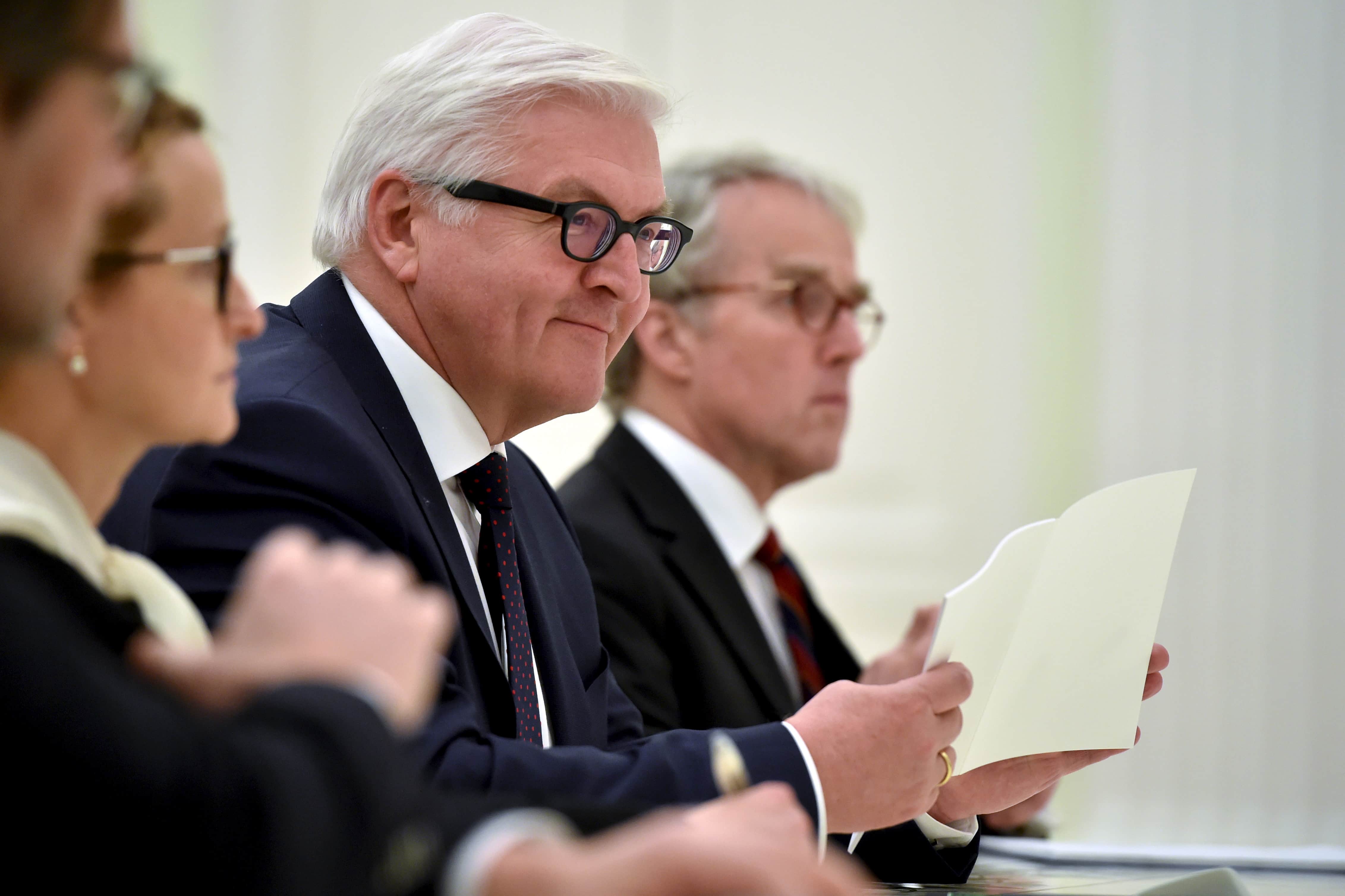 Foreign Minister Frank-Walter Steinmeier (2nd R), meets with Russian delegation, led by President Vladimir Putin, in Moscow, Russia, 23 March 2016, REUTERS/Kirill Kudryavtsev/Pool