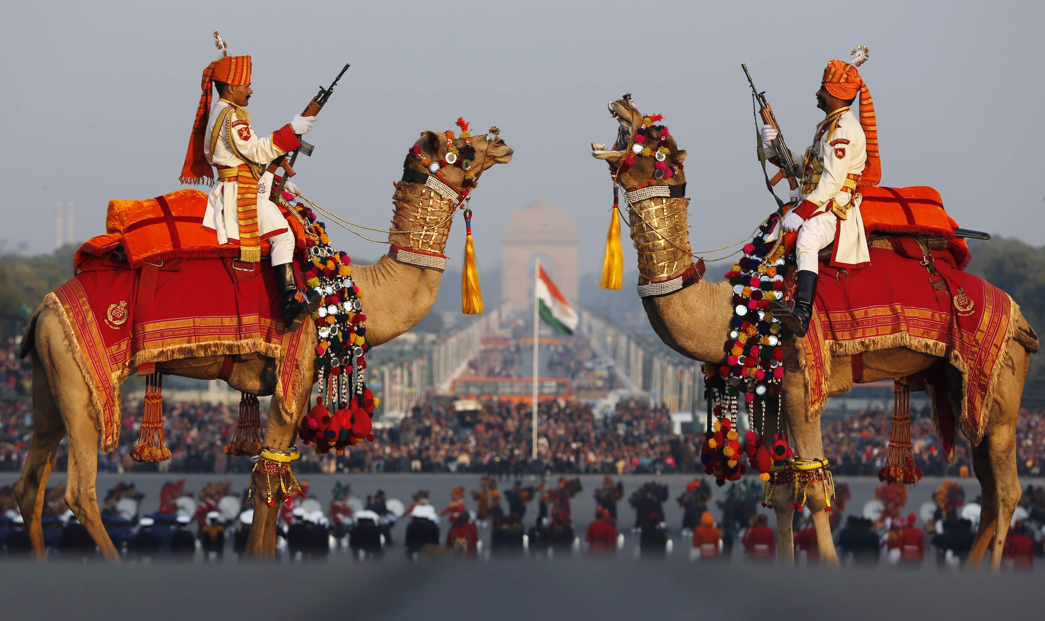 India's Border Security Force (BSF) soldiers rehearse for a ceremony in New Delhi, 27 January 2013, REUTERS/Adnan Abidi