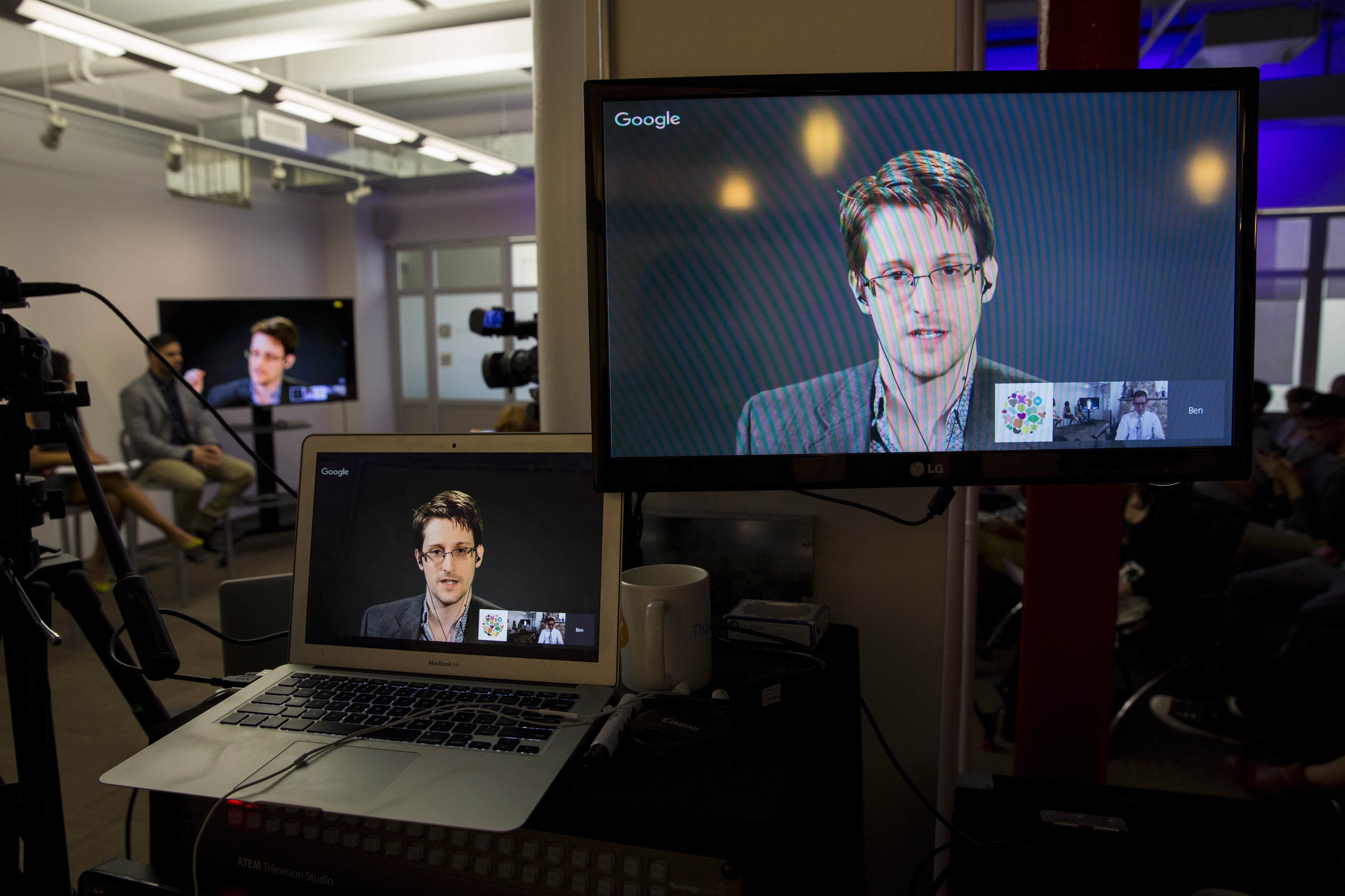 Edward Snowden delivers remarks via video link from Moscow to attendees at a discussion on privacy, surveillance and protection of whistleblowers in Manhattan, New York, 24 September 2015, REUTERS/Andrew Kelly