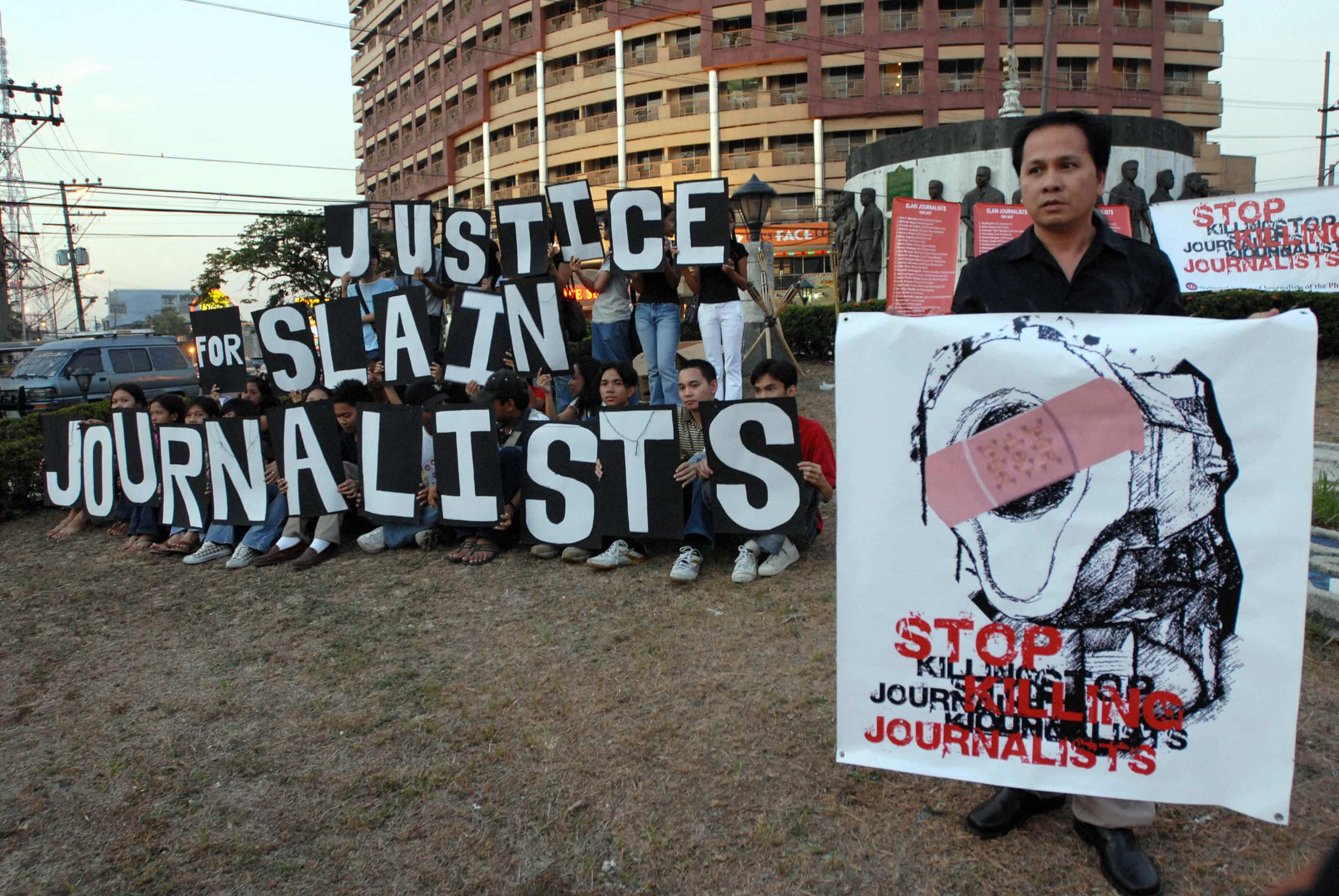 Demonstrators call for justice for slain Filipino journalists on World Press Freedom Day, Manila, Philippines, 3 May 2007, ROMEO GACAD/AFP/Getty Images