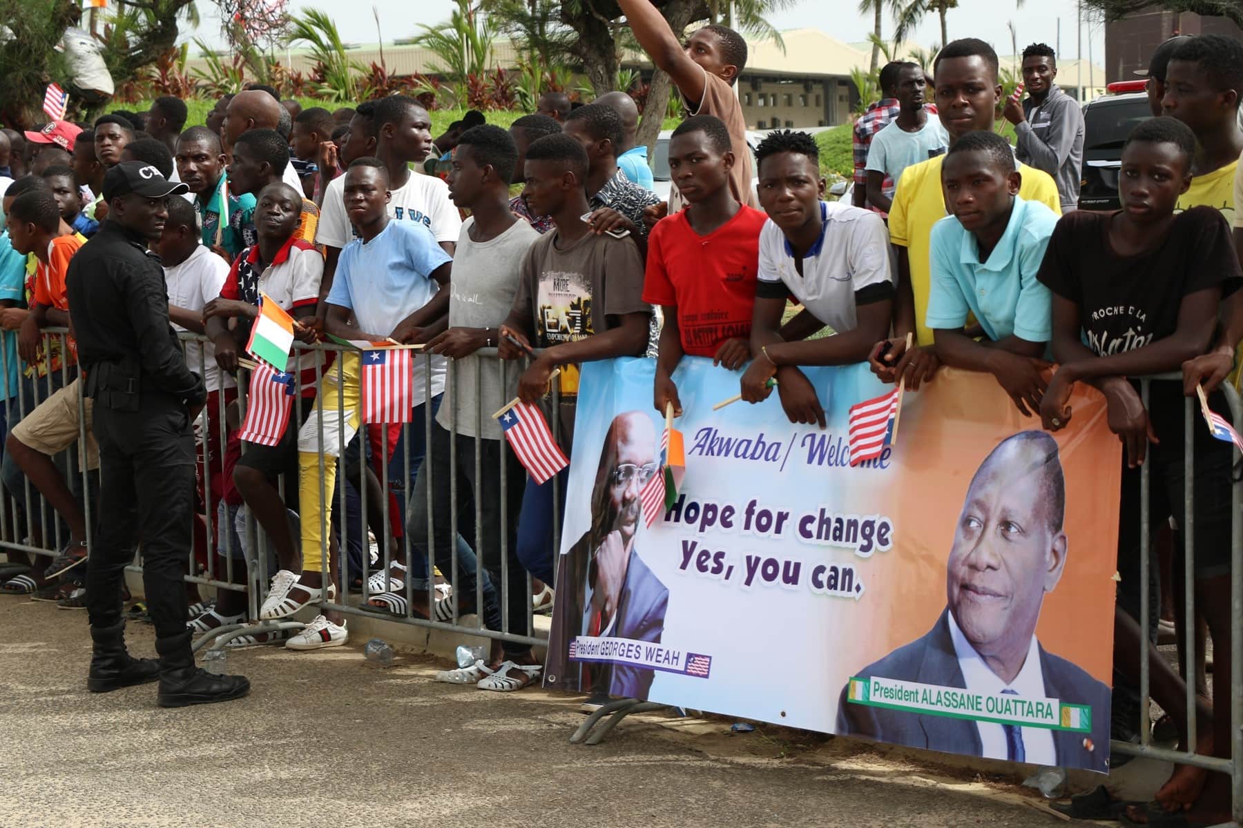 An official welcoming ceremony for Liberian President George Weah (not seen) at the Felix Houphouet Boigny International Airport in Abidjan, Ivory Coast, 4 April 2018, Cyrille Bah/Anadolu Agency/Getty Images