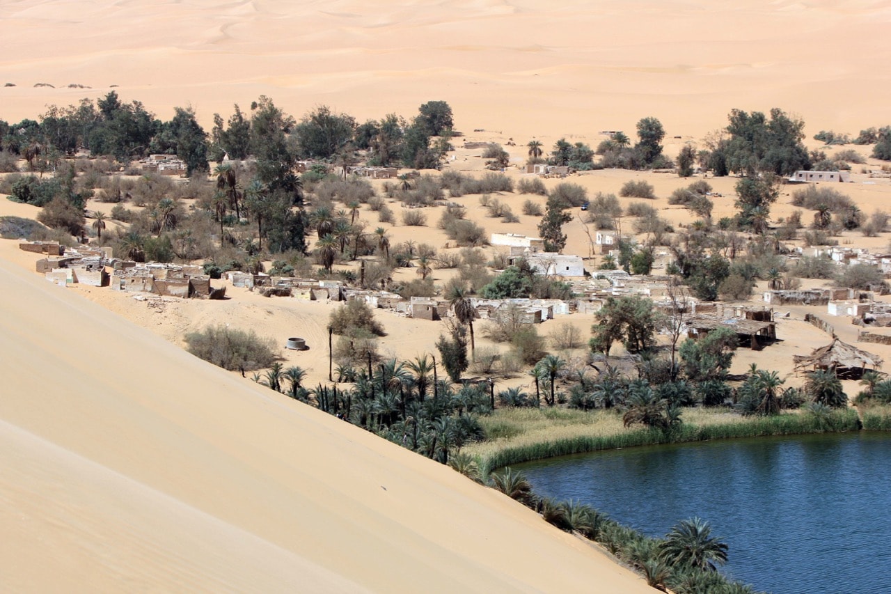 A general view of Lake Gaberoun, a salty water oasis in the Wadi al-Hayaa and Sabha district, in southwestern Libya, 16 March 2013, ABDULLAH DOMA/AFP/Getty Images