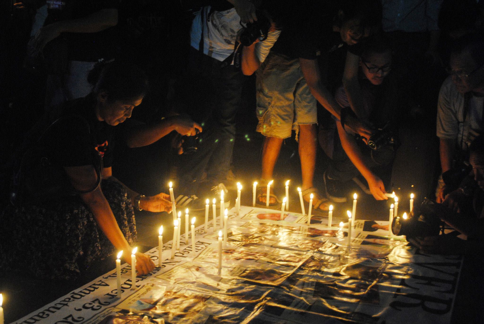 Vigil at the EDSA Shrine, Manila, 23 November 2014, Facebook/CMFR