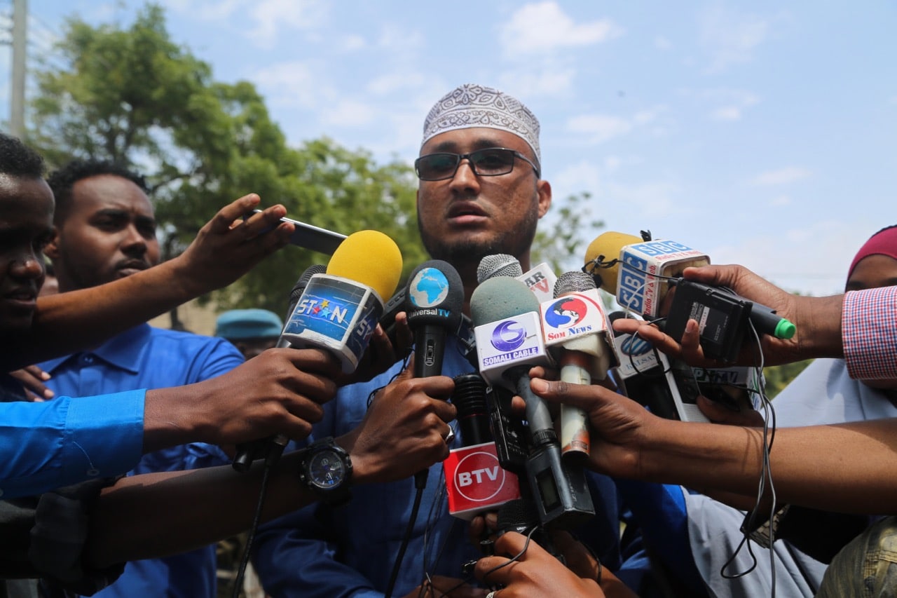 The spokesman of the Somalian Defense Ministry Ahmed Mohamed speaks to the press after a bomb-laden vehicle attack at Waberi district in Mogadishu, Somalia, 30 June 2017, Sadak Mohamed/Anadolu Agency/Getty Images