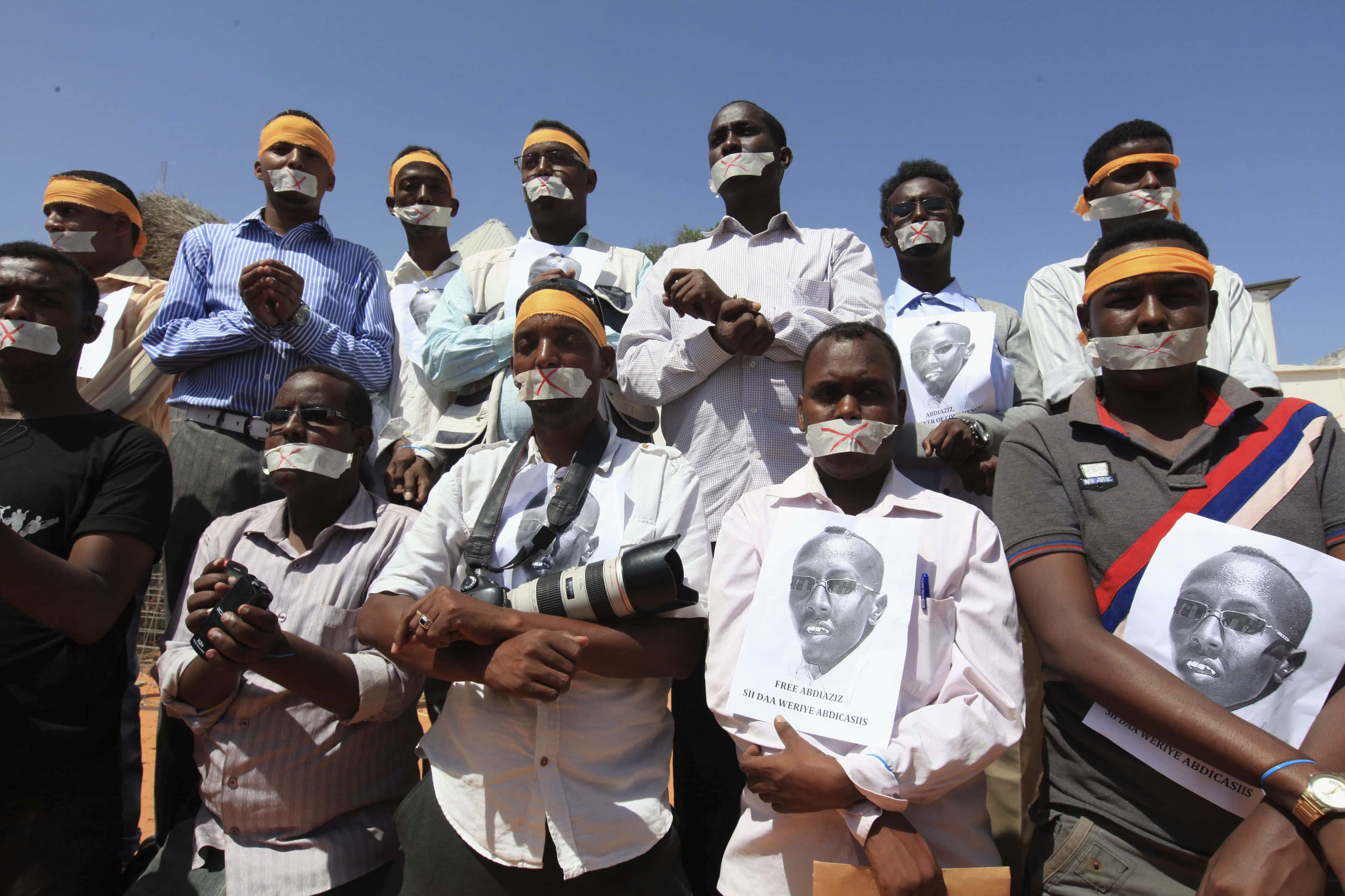 Somali journalists stage a protest to demand the release of Abdiaziz Abdinur Ibrahim., REUTERS/Feisal Omar