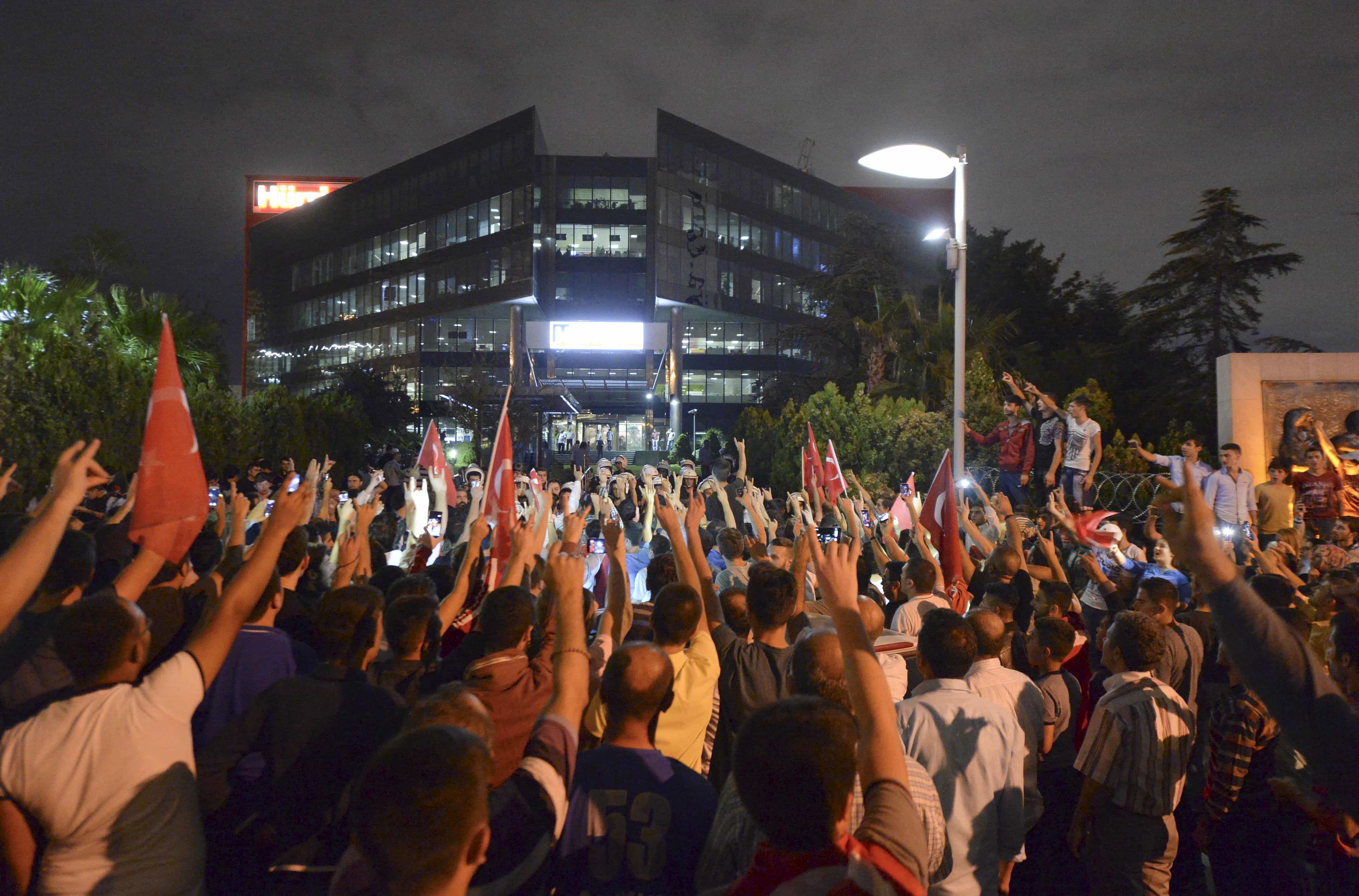 Demonstrators shout nationalist slogans during a protest in front of the headquarters of the Hurriyet daily newspaper in Istanbul, 8 September 2015, REUTERS/Selcuk Samiloglu/Hurriyet Daily