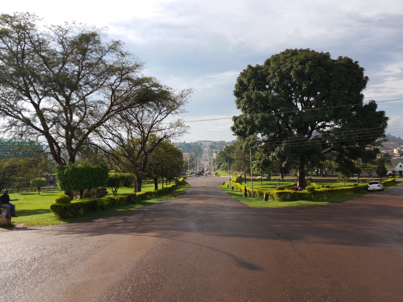 View to the Palace to the Parliament of the Kingdom of Bundaga, in Uganda, 25 October 2017, ilf_/Flickr, Attribution-ShareAlike 2.0 Generic (CC BY-SA 2.0)