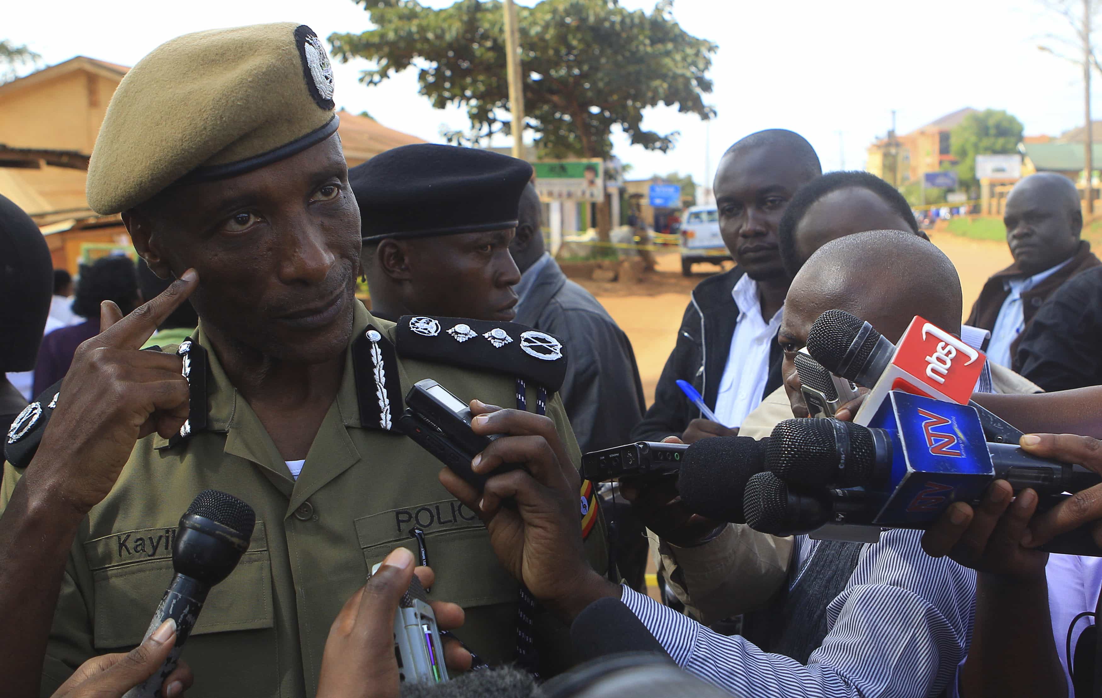 Uganda's Inspector General of Police, General Kale Kayihura speaks to the media in Kampala, 31 March 2015, James Akena/Reuters