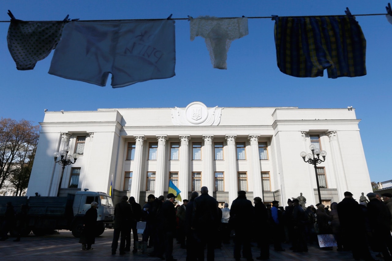 Underwear hung by anti-corruption activists is seen during a rally in front of the Ukrainian parliament building in Kiev, 18 October 2016, REUTERS/Valentyn Ogirenko