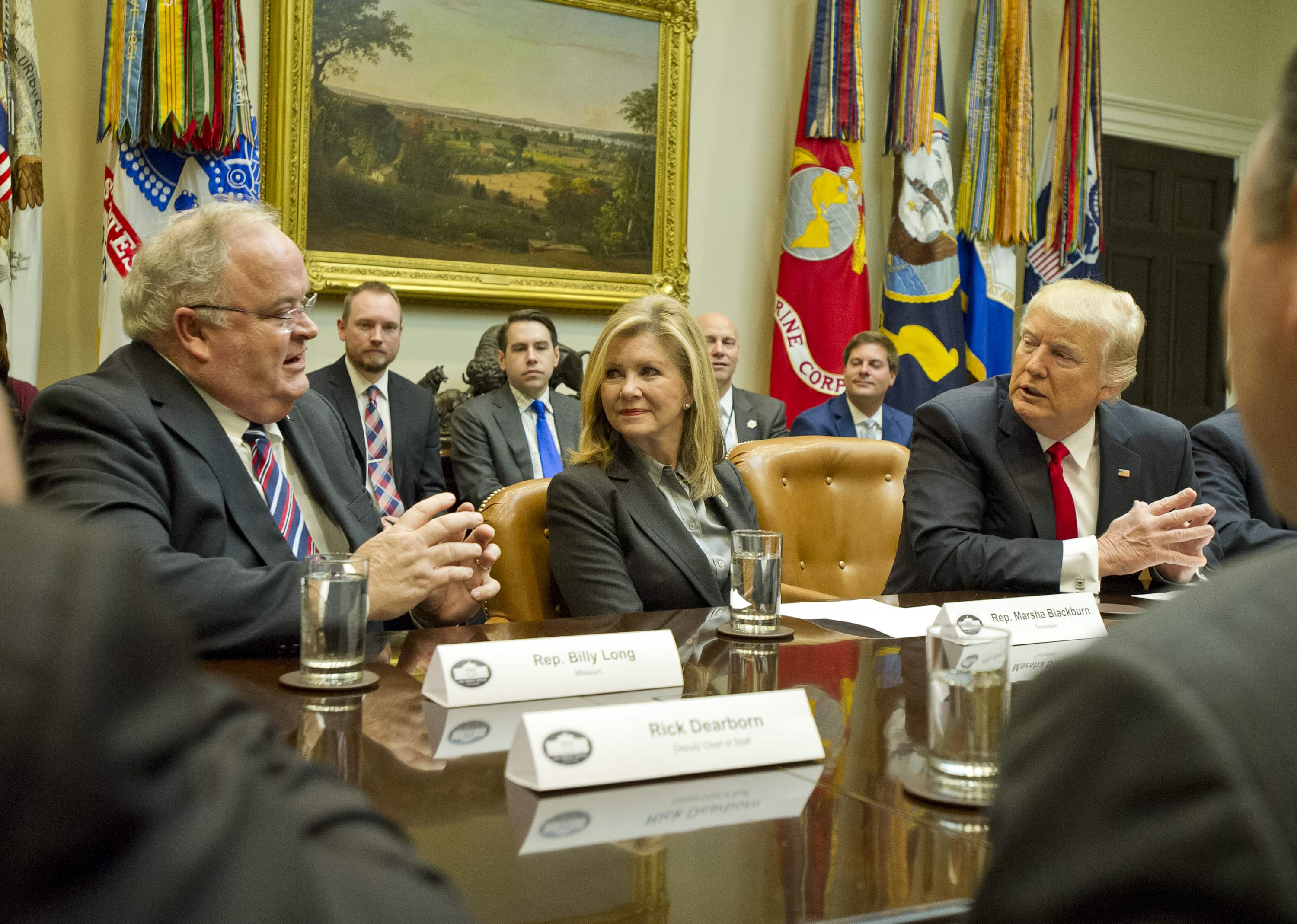 US Representative Marsha Blackburn (centre) introduced the bill to erase broadband privacy protection, Ron Sachs / Pool via CNP /MediaPunch/IPX