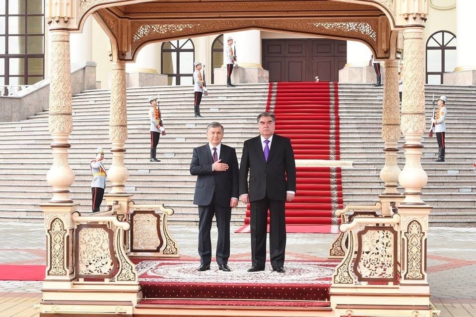 President of Uzbekistan, Shavkat Mirziyoyev (C-L) is welcomed by President of Tajikistan Emomali Rahmon (C-R) in Dushanbe, Tajikistan, 9 March 2018 , Tajikistani Presidency / Nakib Murodov / Handout/Anadolu Agency/Getty Images