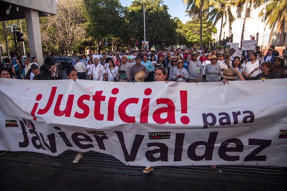 Manifestantes exigen justicia para Javier Valdez, un año después de su asesinato, en Culiacán, Sinaloa, México, el 15 de mayo de 2018, RASHIDE FRIAS/AFP via Getty Images