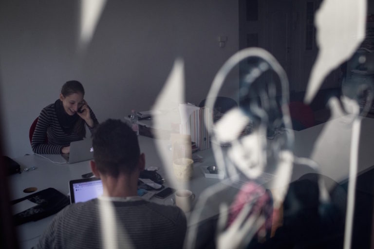 Journalists work in the office of "Direkt36", one of the media outlets that was targeted with the hacking spyware, in Budapest, Hungary, 17 January 2019, Chris McGrath/Getty Images