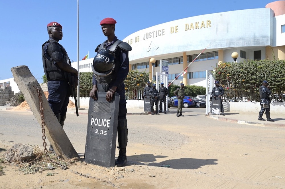 Woman media practitioner savagely assaulted by Senegalese police - IFEX