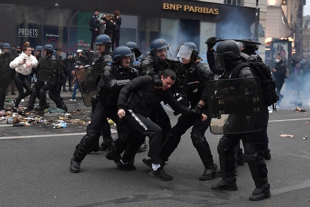 France should respect rights of protesters, investigate reports of police  abuse - IFEX