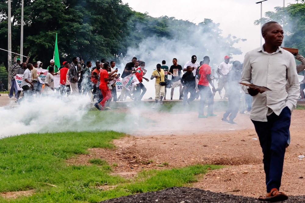 ECOWAS court declares internet access a right, awards journalist compensation - IFEX